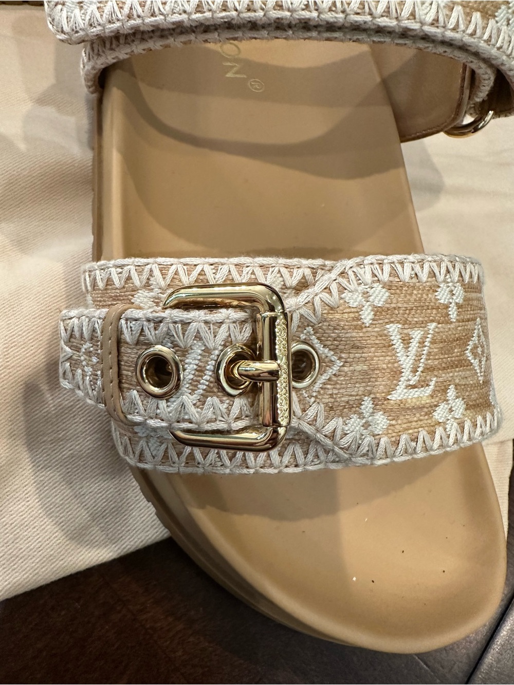 Louis Vuitton New Bom Dia Flat Comfort Mule 1AHLUD Size 38.5 Sandals - Picture 4 of 9